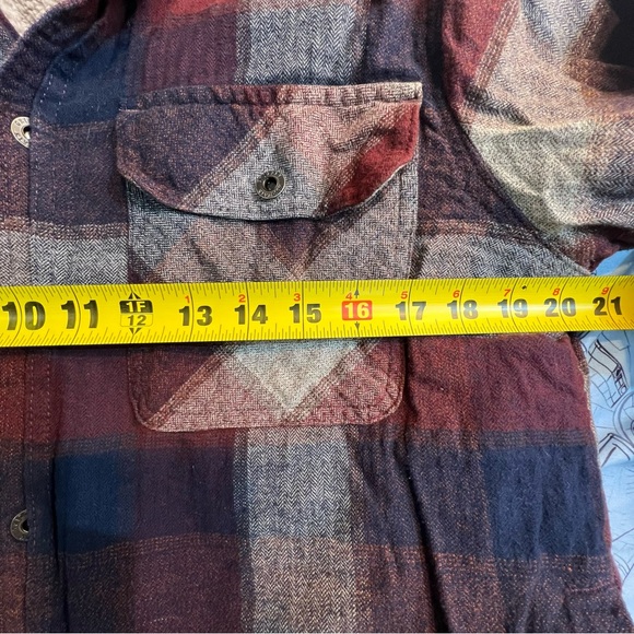 Grizzly Mountain Plaid Sherpa Jacket - Picture 9 of 11